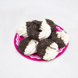 Cocadas chicas bañadas con chocolate